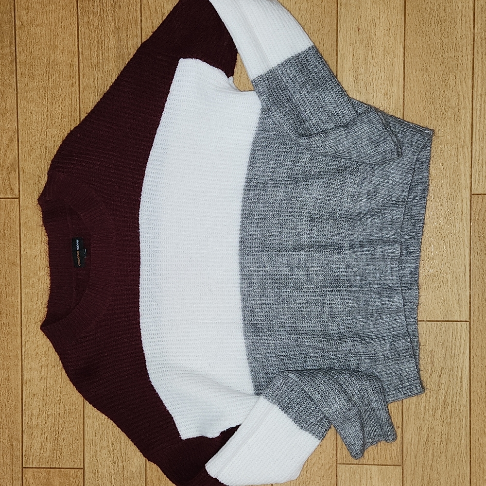 Womens gray/white/red sweater